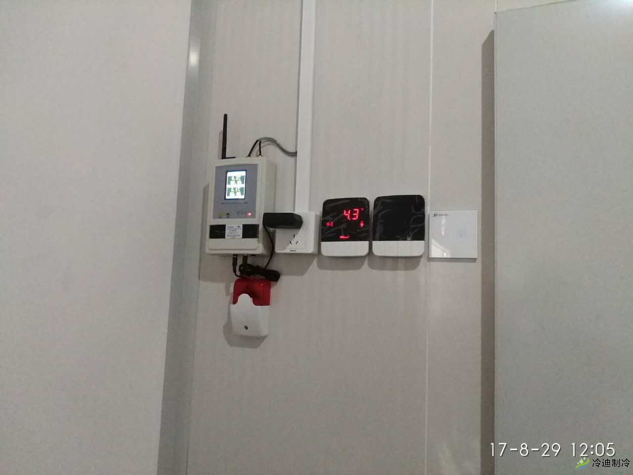 上海嘉洲實(shí)業(yè)-小型醫(yī)藥冷庫(kù)工程案例(圖4) 上海嘉洲實(shí)業(yè)-小型醫(yī)藥冷庫(kù)工程案例(圖4)